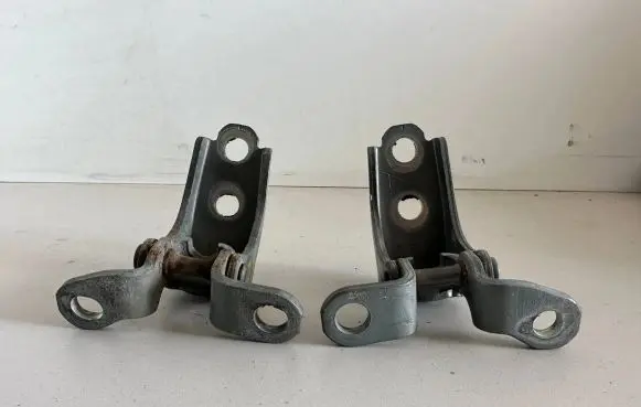 Honda FR-V Front door hinge set 