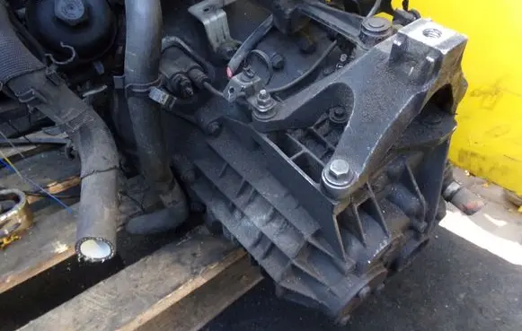 Ford Transit Courier Manual 5 speed gearbox DV6R7002ZAC 31SP25