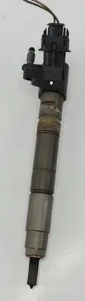 Volvo V40 Fuel injector 31303238