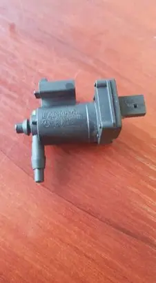 Mercedes-Benz C W203 Turbo solenoid valve A2038000176