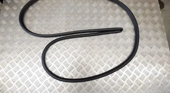 Toyota Highlander XU70 Rear door rubber seal (on body) 678710E080