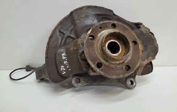 Volvo V70 Front wheel hub spindle knuckle 9461943
