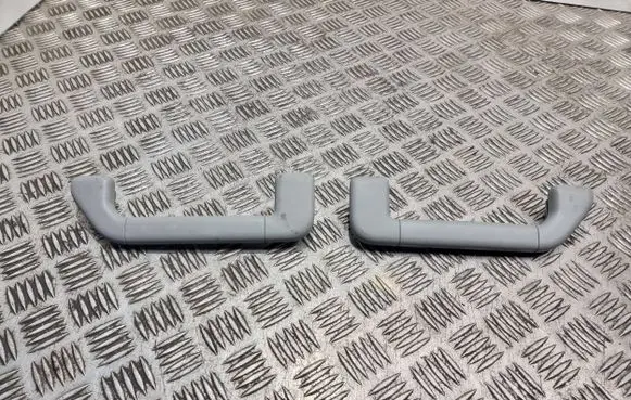 Volkswagen Touareg I Front interior roof grab handle 7l0857607a