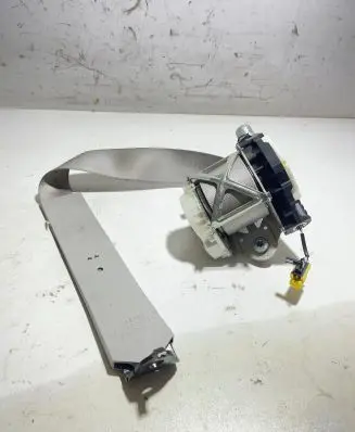 Mercedes-Benz GL X164 Third row seat belt A1648600585