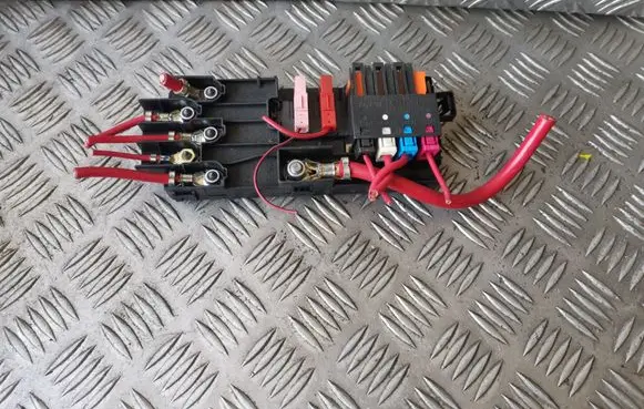 Mercedes-Benz ML W164 Fuse module 1645450201