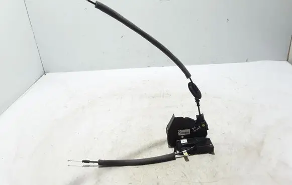 Renault Espace V (RFC) Rear door lock 825025849R