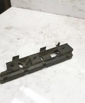Volkswagen PASSAT B6 Front bumper mounting bracket 3C0807184