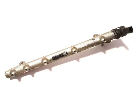 Mercedes-Benz E W211 Fuel main line pipe A6110700395 0445214038 A6110780449