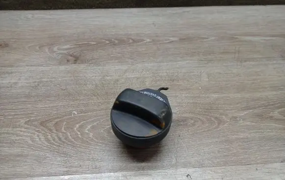 Volvo S60 Fuel tank filler cap 