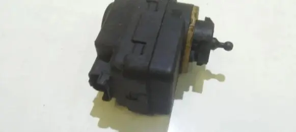 Citroen Xsara Picasso Headlight level adjustment motor 