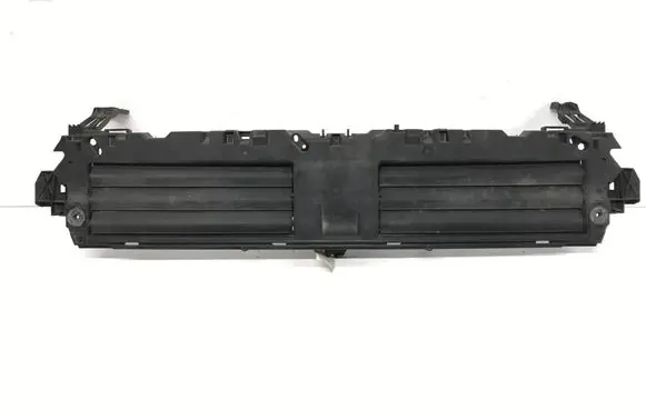 Audi A4 S4 B9 8W Intercooler air guide/duct channel 8W0807663