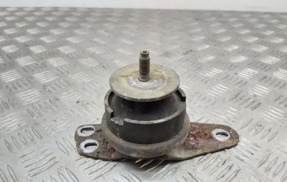 Peugeot 508 Engine mount bracket