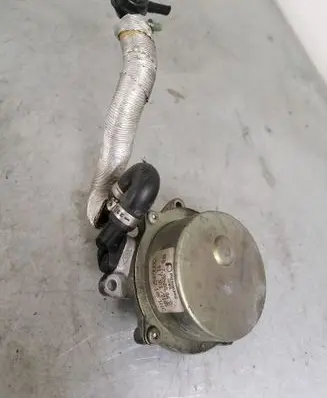Audi A4 S4 B6 8E 8H Vacuum pump 057145100C