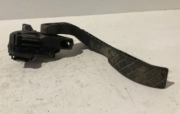 Audi A4 S4 B6 8E 8H Accelerator throttle pedal 8E1723523A 6PV00837500