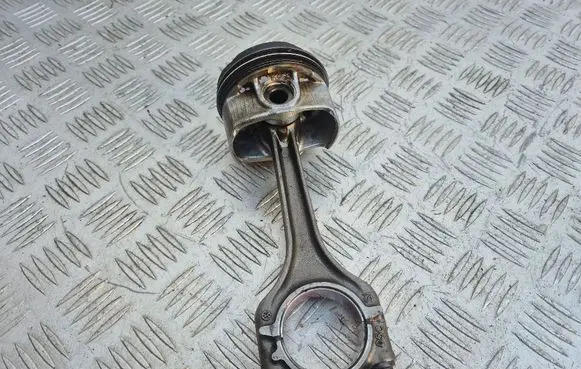 Volkswagen Polo VI Piston with connecting rod UK2 05C 05CA