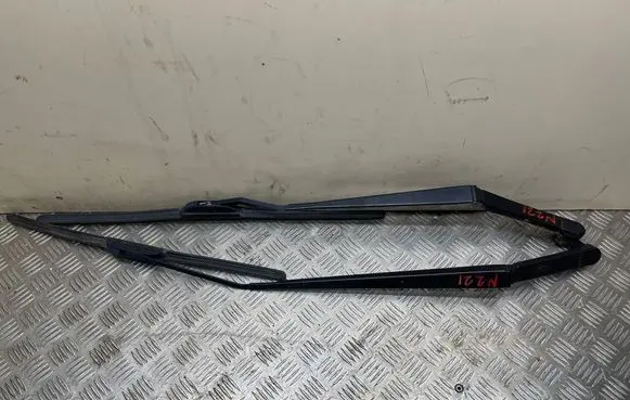 Subaru Legacy Front wiper blade arm 8524