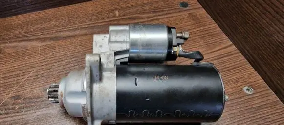 Volkswagen Transporter - Caravelle T4 Starter motor 02B911023F