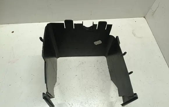 Volkswagen Tiguan Battery box tray 3C0915335