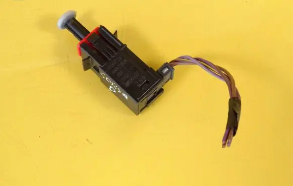 Opel Corsa D Brake pedal sensor switch 13299721 366172505
