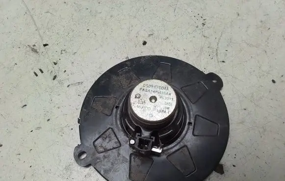 Chrysler Town u0026 Country IV Panel speaker 05094700AA