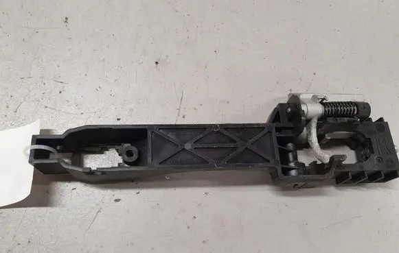 Rear door exterior handle/bracket