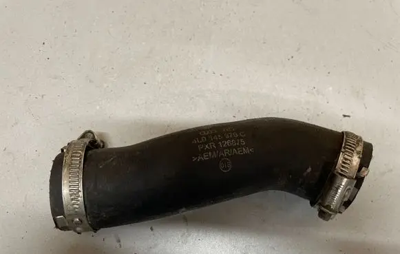 Audi Q7 4L Engine coolant pipe/hose 4L0145979C