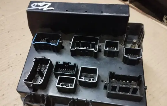 Chrysler Pacifica Fuse box set P04727832AH