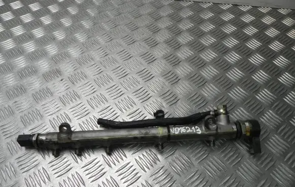 Mercedes-Benz C AMG W203 Fuel distributor A6460701195 VD16213