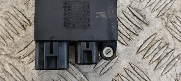 Toyota Yaris XP210 Coolant fan relay 89257-K0020