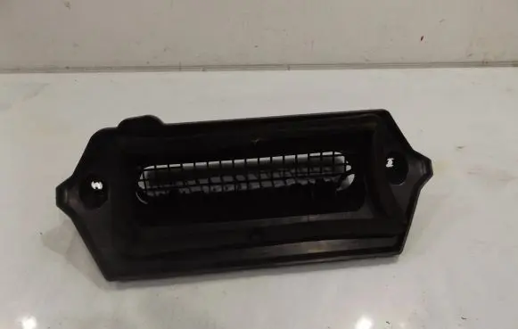 Renault Clio III Intercooler air guide/duct channel 8200296727