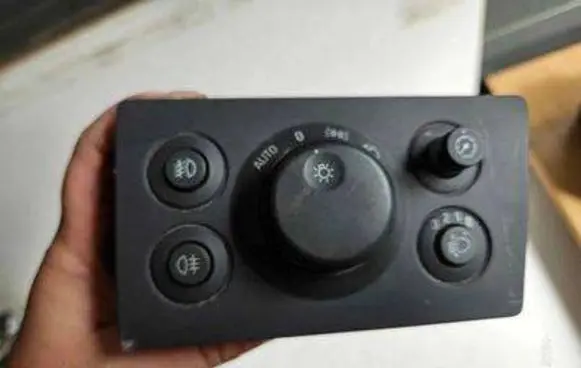 Opel Zafira B Light switch 04061200
