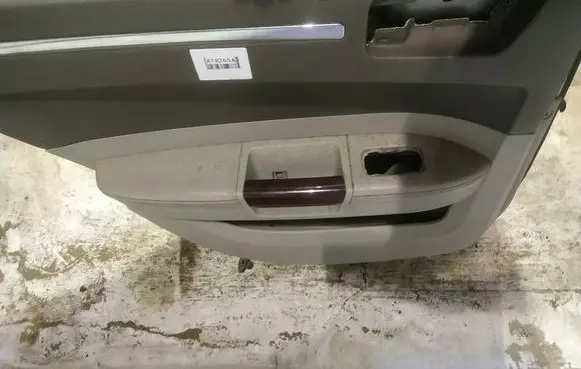 Chrysler 300 - 300C Rear door card panel trim