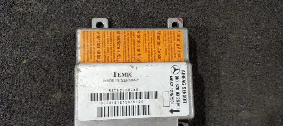Mercedes-Benz E W210 Airbag control unit/module 0018200026 mrsz12767501