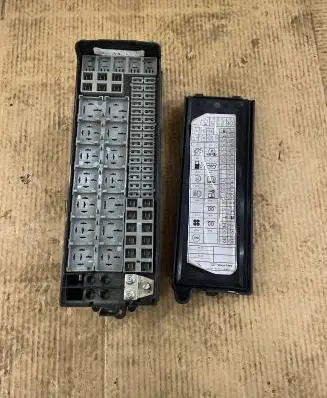 Land Rover Range Rover Sport L320 Fuse box set 226130109 T1061944 YMB507430CC