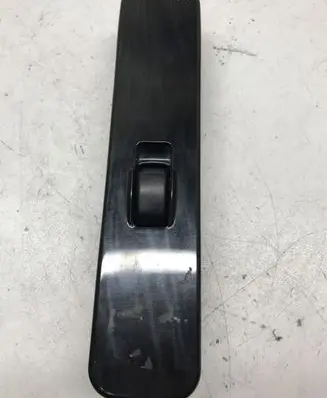 Mitsubishi Pajero Electric window control switch 8608A050XA