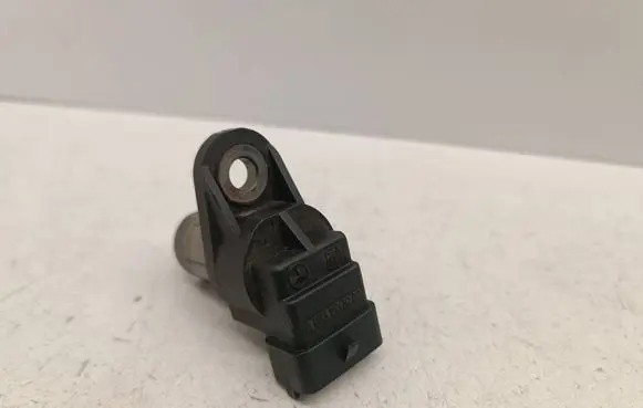 Mercedes-Benz A W168 Camshaft position sensor A0031539728 0031539728