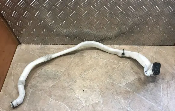 BMW 5 F10 F11 Window washer liquid tank fill tube 7203270