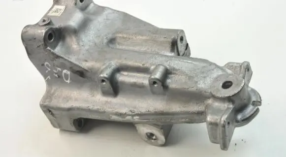 Mercedes-Benz GLC X253 C253 Engine mounting bracket 6512235604