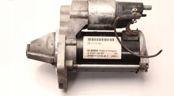 Opel Meriva B Starter motor 55573171