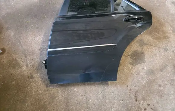 Mercedes-Benz ML W164 Rear door