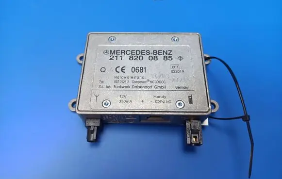 Mercedes-Benz E W211 Antenna control unit 2118200885