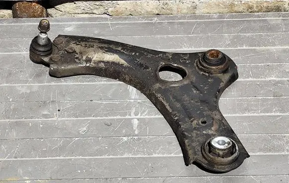 Renault Clio V Front control arm CLIOVWAHACZ