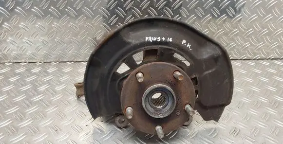 Toyota Prius+ (ZVW40) Front wheel hub