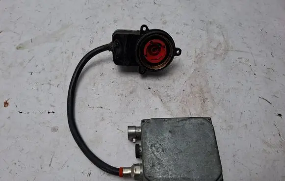BMW X5 E53 Headlight ballast module Xenon 5DV00776029 D2SD2R 8387114