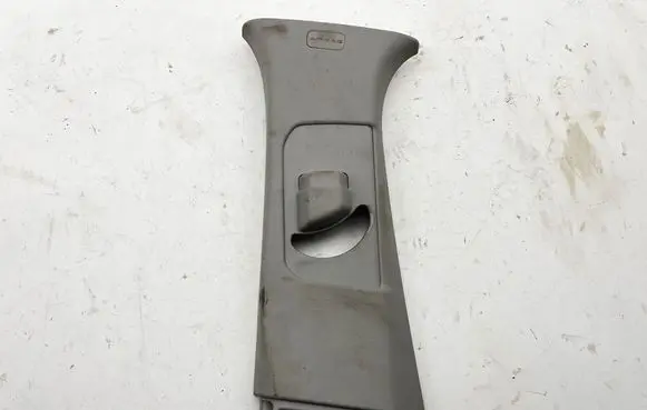Jeep Grand Cherokee WL (B) pillar trim (top) 6SM73TRMAC L02611053SA L02611053SAR