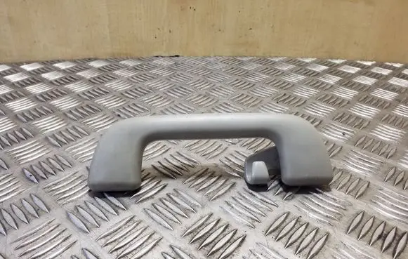 Toyota Avensis T270 Rear interior roof grab handle L1020373