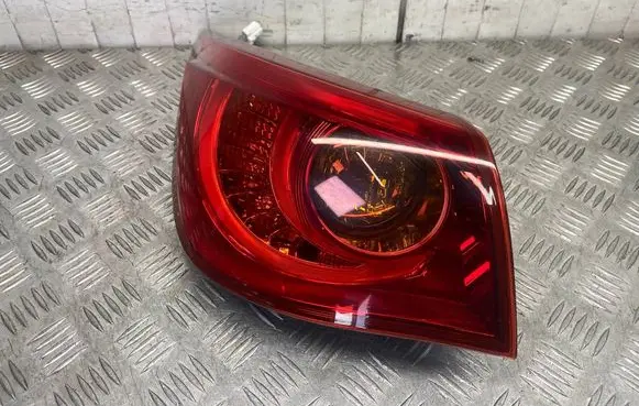 Infiniti Q50 Rear/tail lights A045255