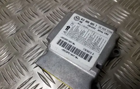Volkswagen Golf V Airbag control unit/module 1K0909605T