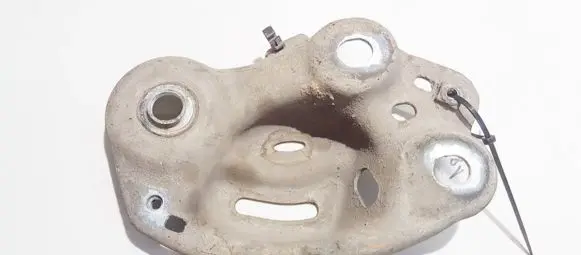 Volvo S60 Engine mounting bracket