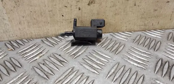 BMW X3 E83 Valve vacuum 1742712